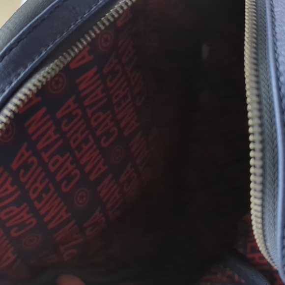 Loungefly - Picture 4 of 4